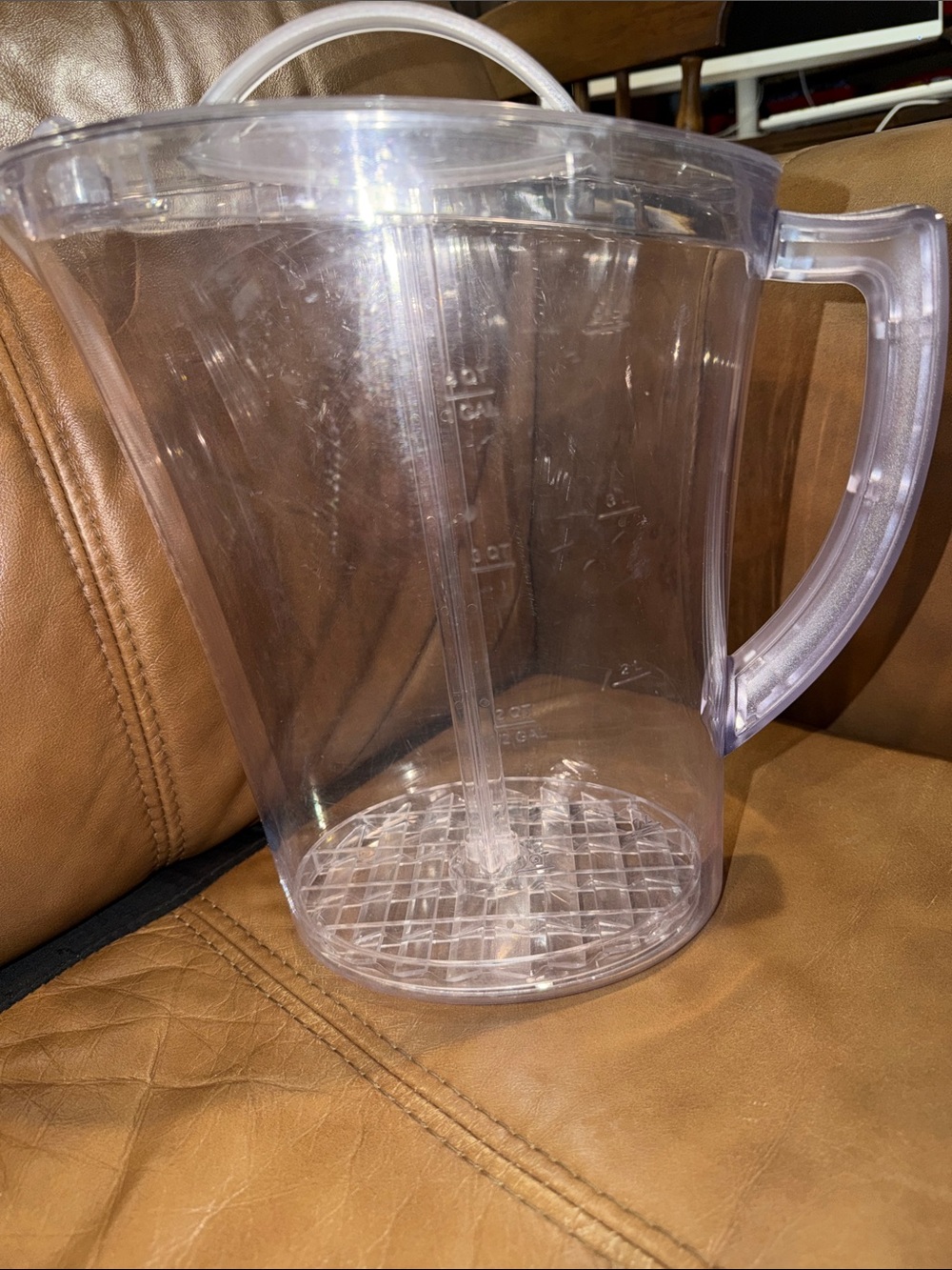Pampered Chef Clear Plastic Pitcher with Handle